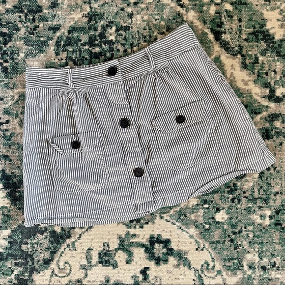 American Eagle Outfitters Dresses & Skirts - American Eagle Outfitters Blue Striped Seersucker Skirt Size Medium Lined Summer